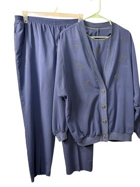 Women’s G W by Graff three piece set, top jacket & pants in blue EUC size 18